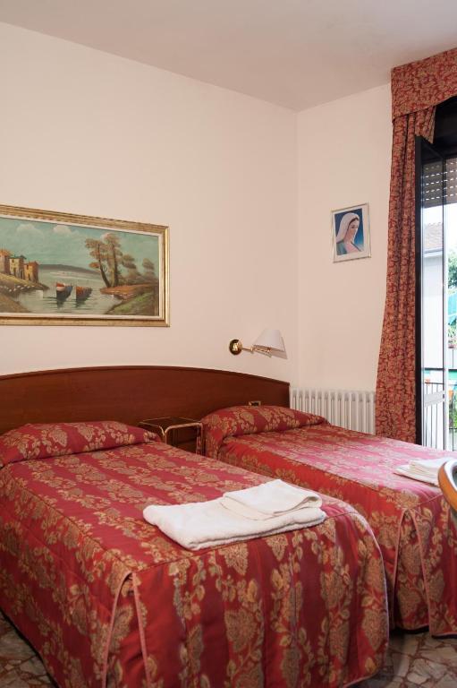 Vip Hotel Piacenza Zimmer foto