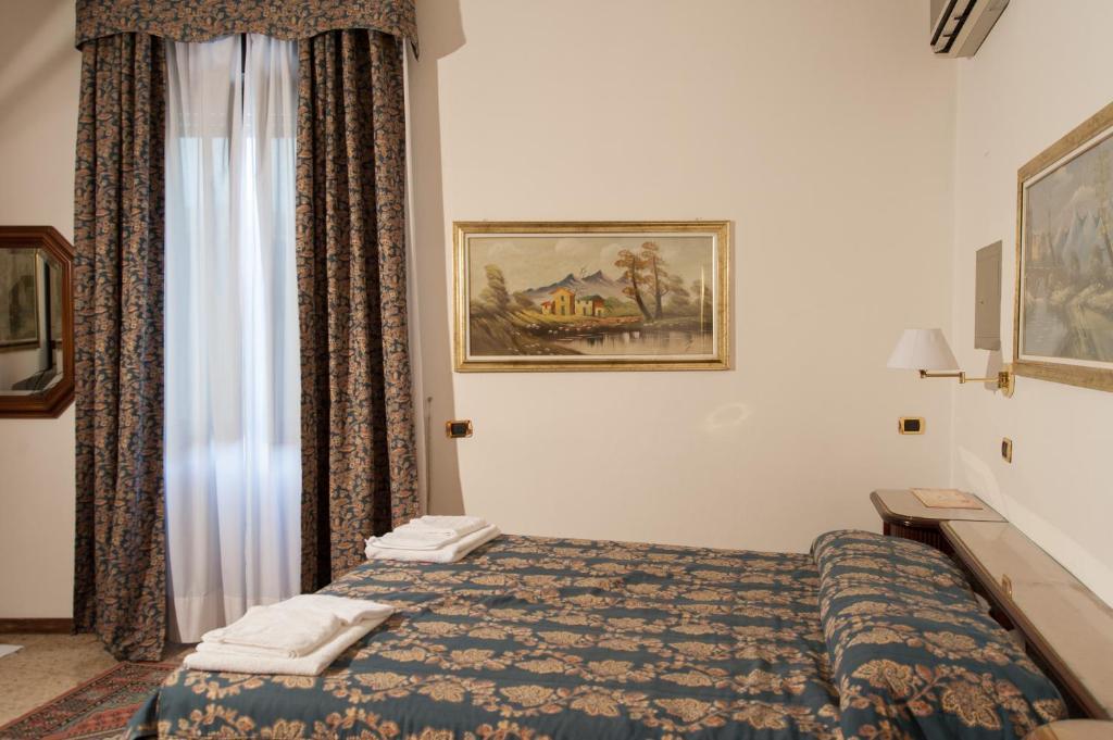 Vip Hotel Piacenza Zimmer foto
